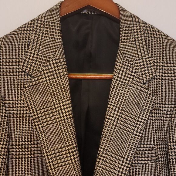 Burberry's vintage plaid blazer - Picture 2 of 16